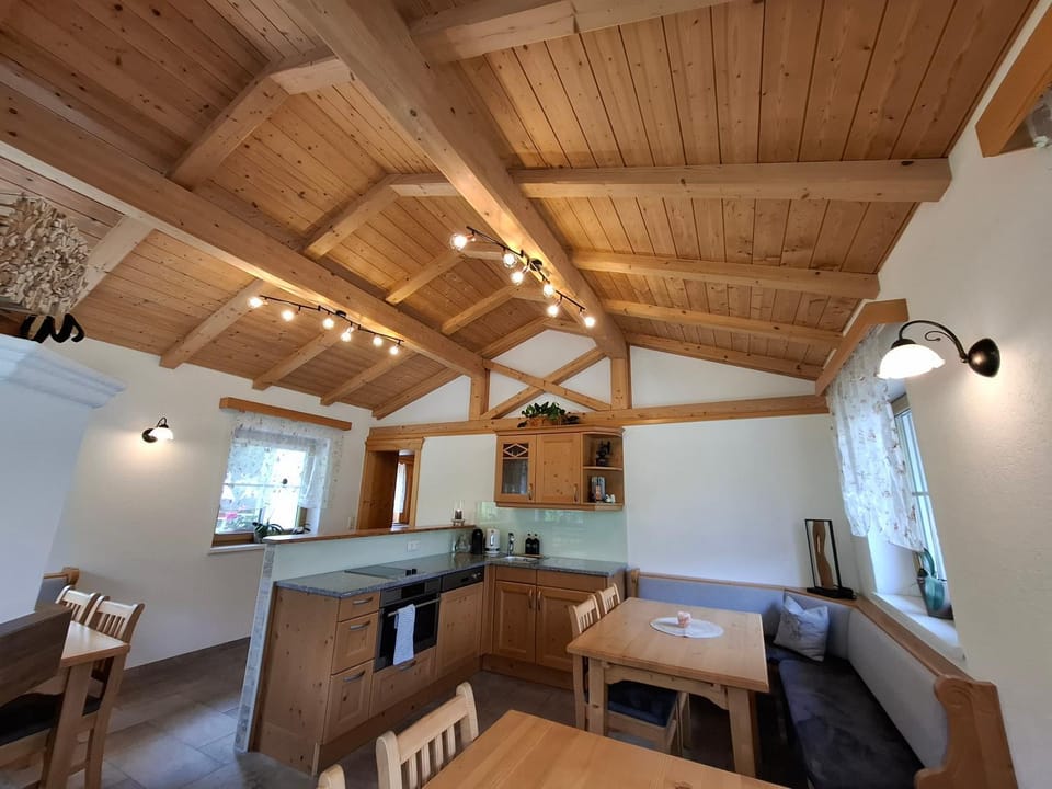 Property building, Coffee/tea facilities, Kitchen or kitchenette, Kitchen or kitchenette, Communal kitchen, Guests