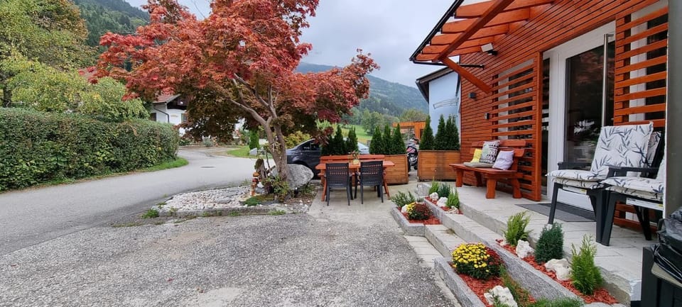 Patio, Facade/entrance