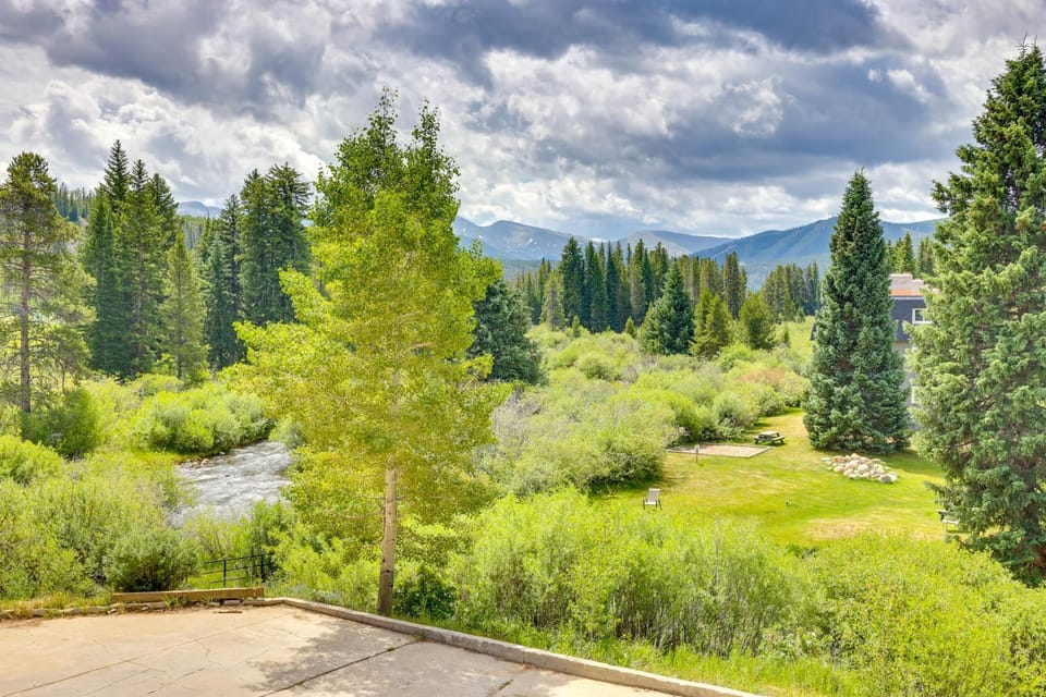 Cozy Condo w/ Views, 3 Mi to Winter Park Resort! House in Fraser