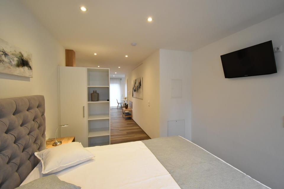 TV and multimedia, Bedroom
