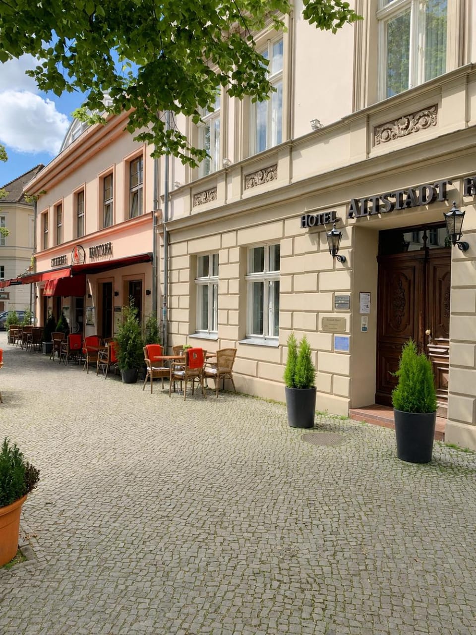 Property building, Day, Street view