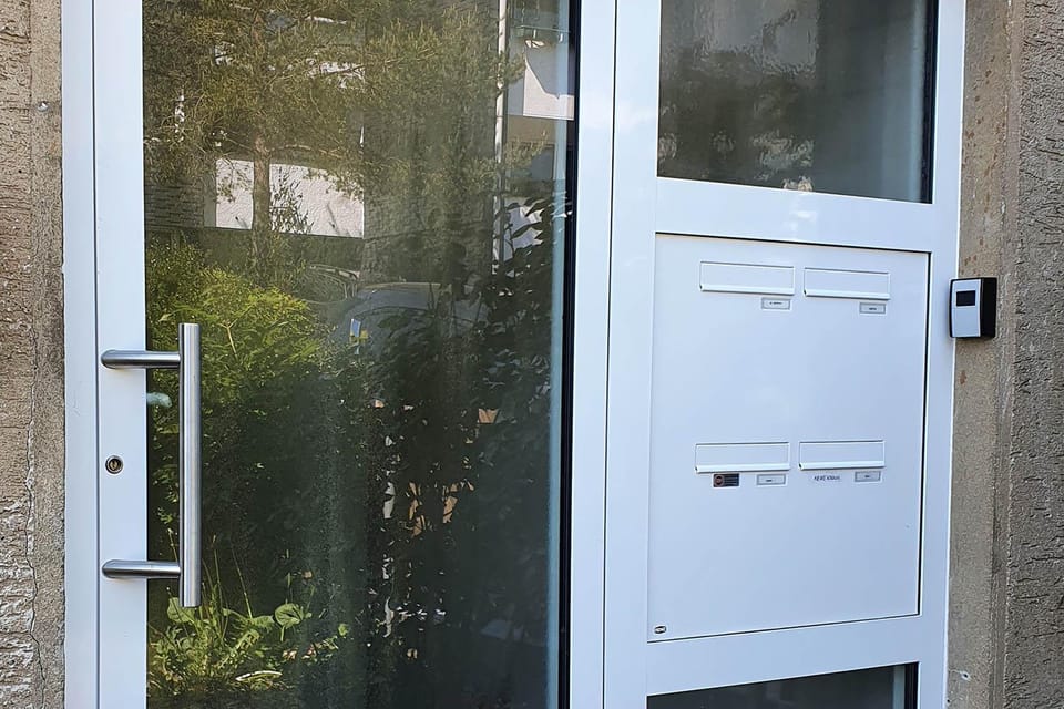 Facade/entrance