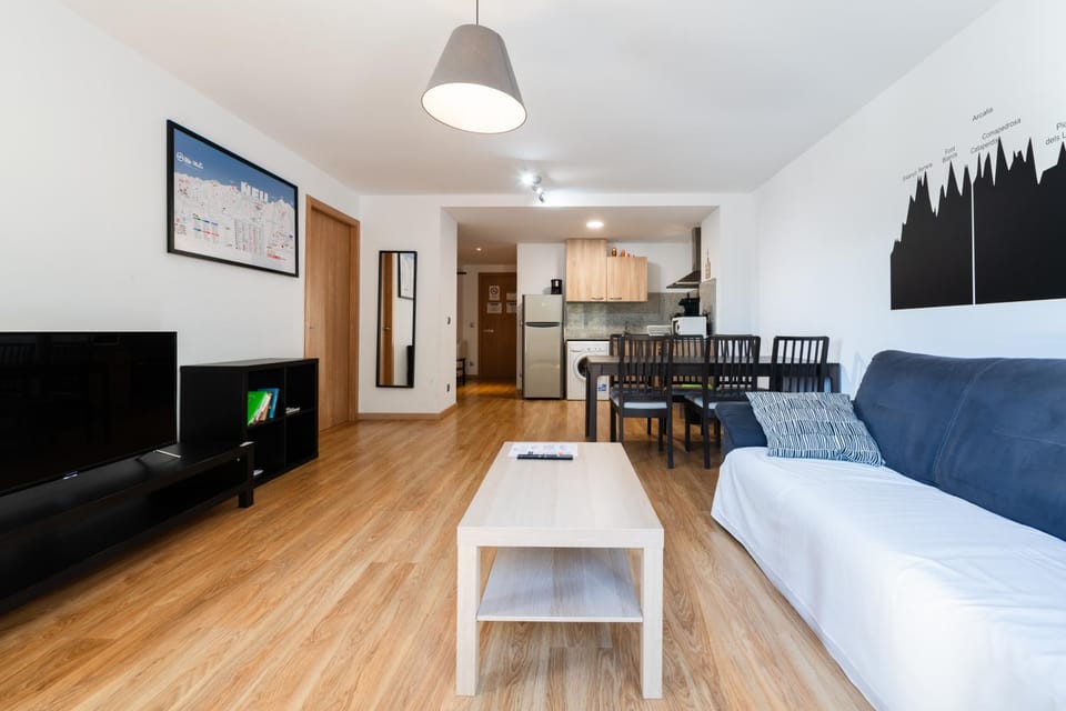 Barthe Holidays I Apartamento moderno en Arinsal 4PAX a pie de pistas, balcón con vistas y parking I Bosque Apartment in Arinsal