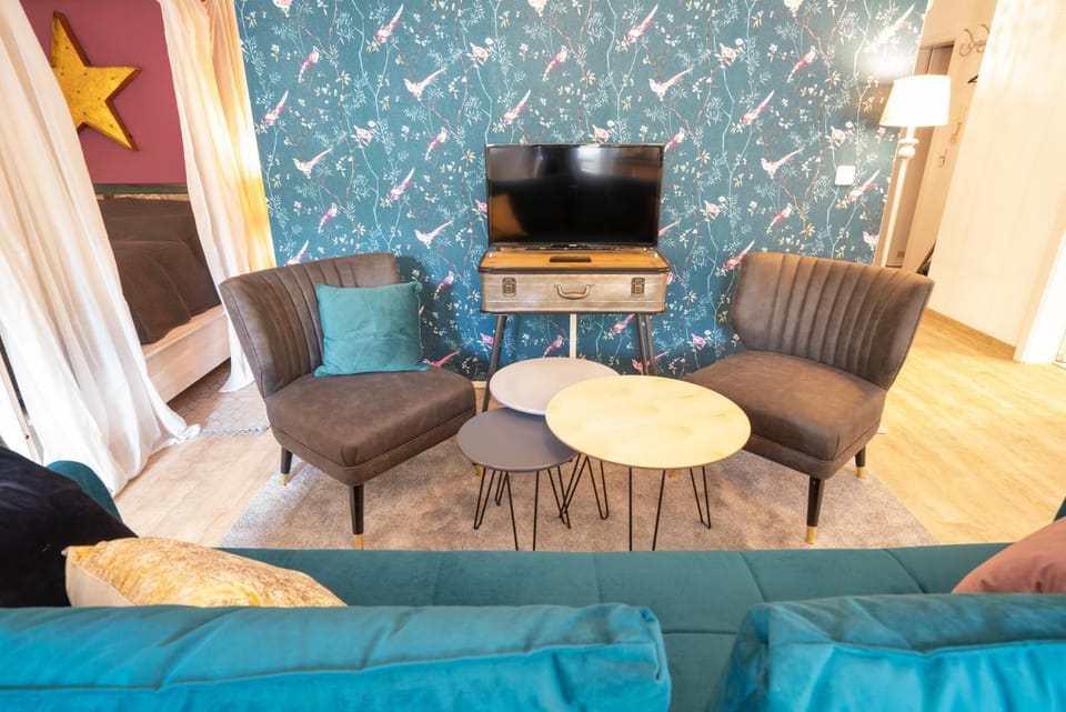 Living room, Seating area