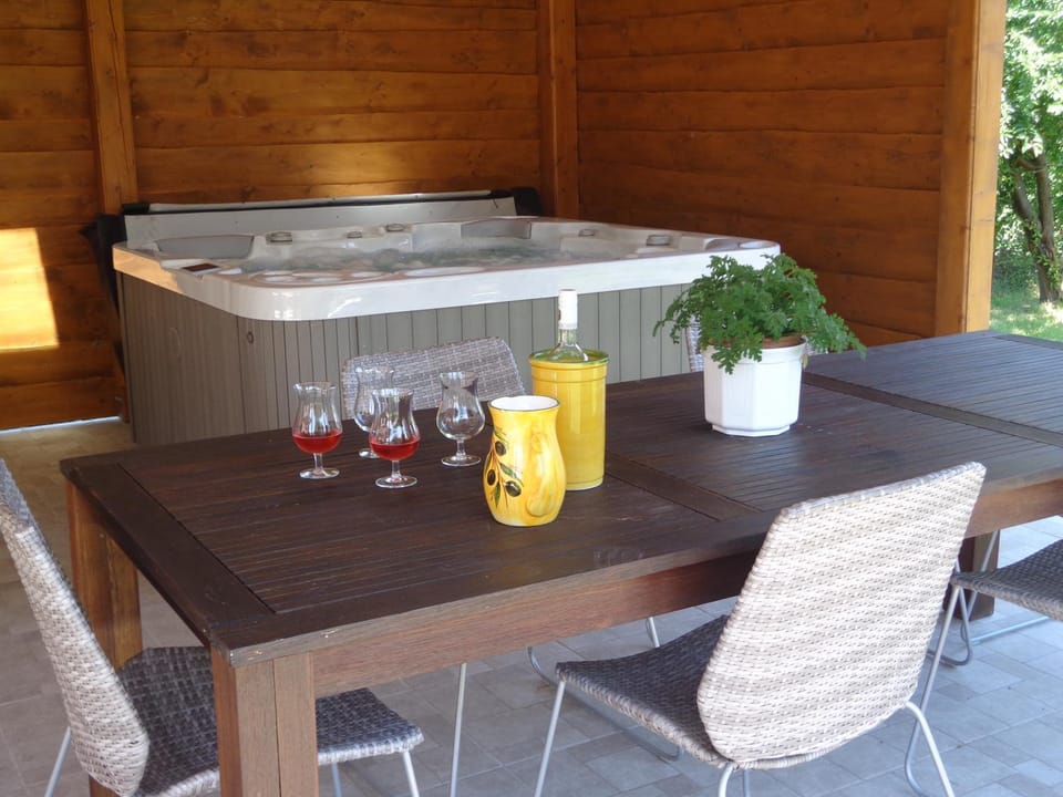 Hot Tub, Balcony/Terrace, On site