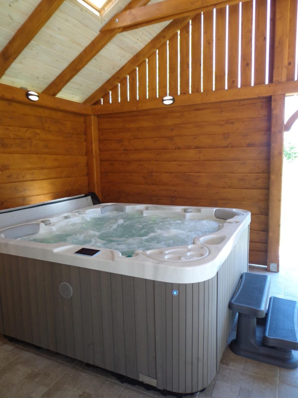 Hot Tub, Hot Tub