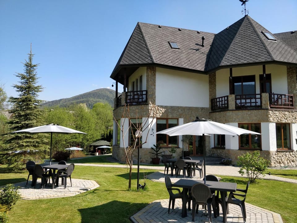 Садиба "Градний Узвіз" Bed and Breakfast in Ukraine