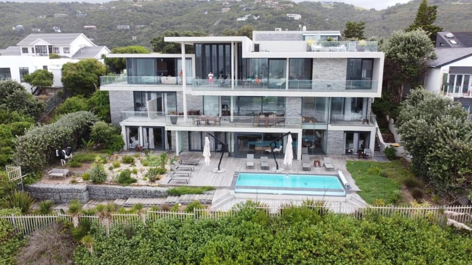 Property building, Bird's eye view, Swimming pool