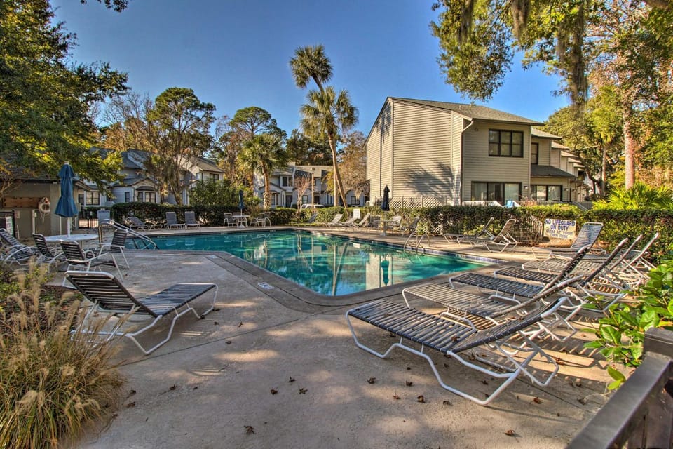 Walk to Forest Beach: Hilton Head Getaway! House in South Forest Beach