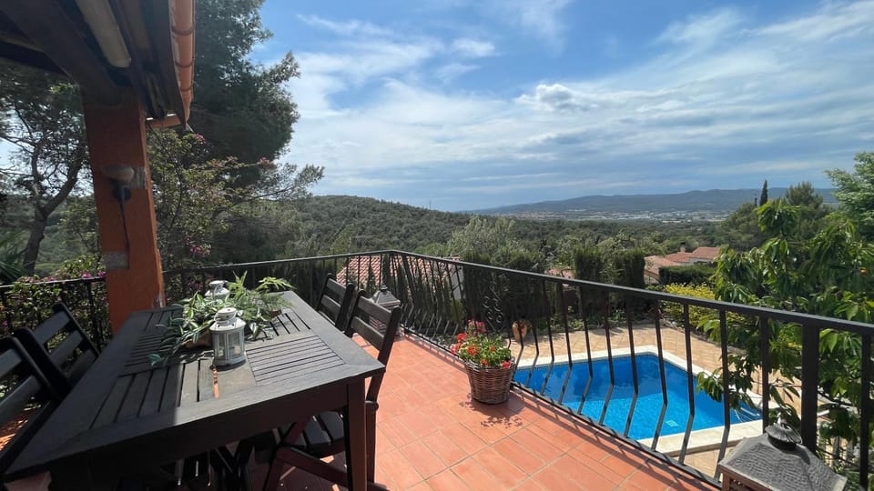 View (from property/room), Balcony/Terrace, Pool view