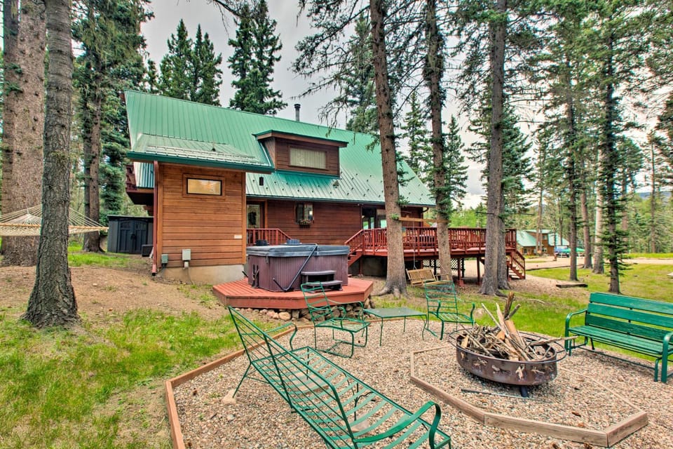 Angel Fire Cabin: Hot Tub, Fire Pit & Trail Access Cabin in Angel Fire