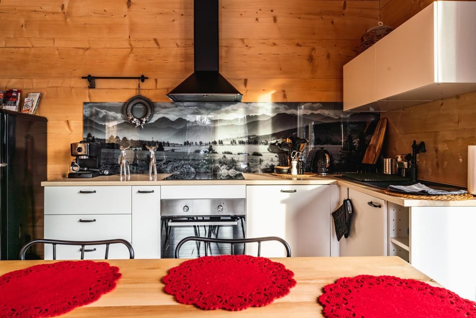 Kitchen or kitchenette, Dining area, kitchen