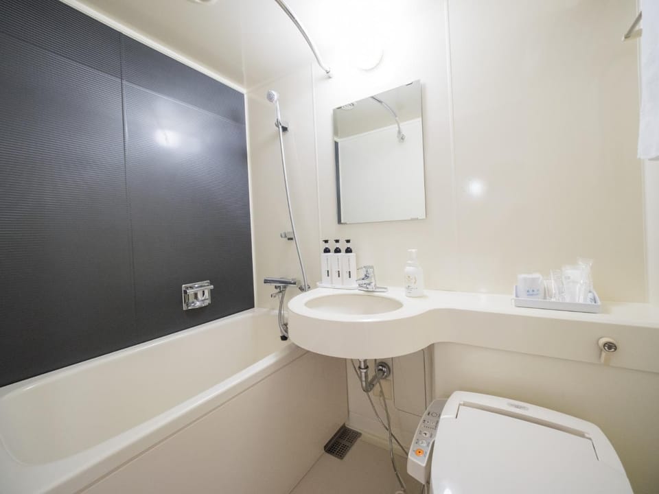 Hotel Shin Osaka / Vacation STAY 81493 Hotel in Osaka