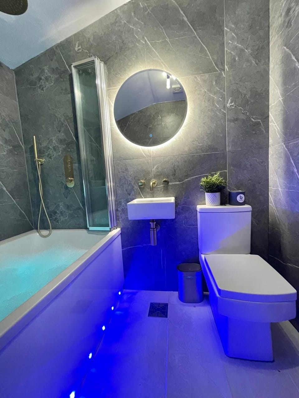 Shower, Bath