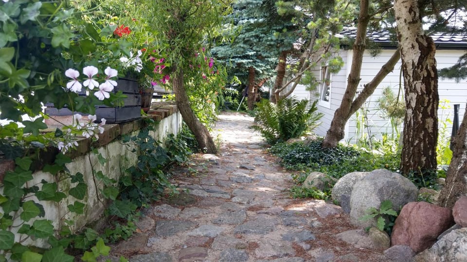 Facade/entrance, Garden