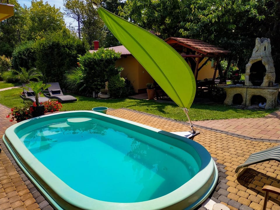 Garden, Garden view, Pool view, Swimming pool, sunbed