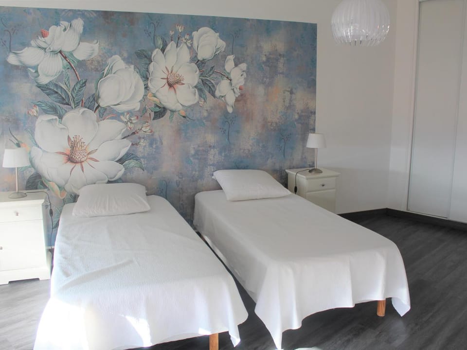 Appartement 80m² 2 Chambres Près des Thermes - FR-1-503-111 Apartment in Balaruc-les-Bains