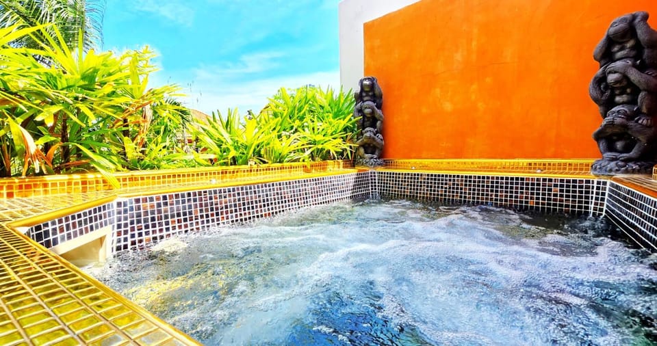 Hot Tub, Pool view, Swimming pool