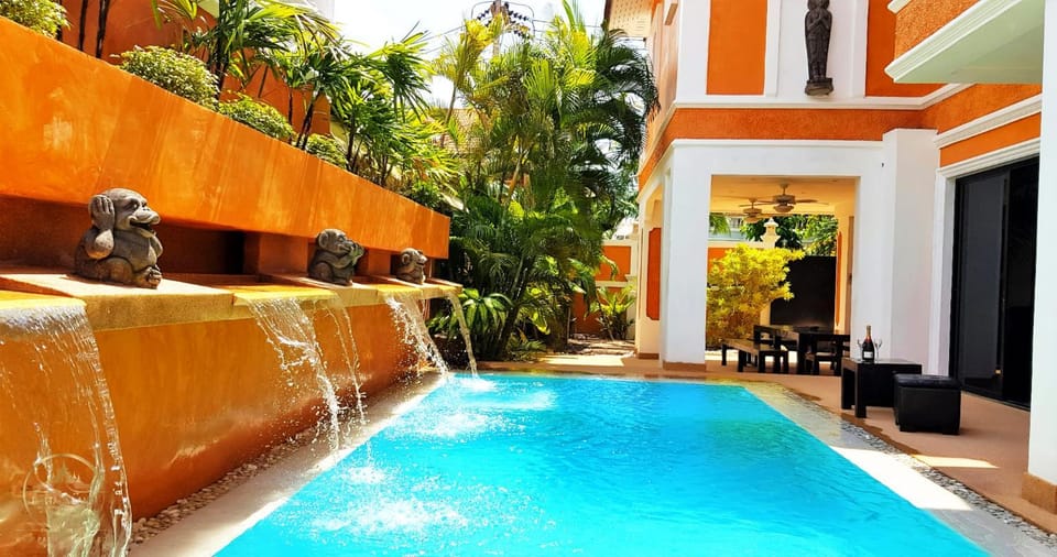Property building, Patio, Day, Garden, Garden view, Pool view, Swimming pool, sunbed