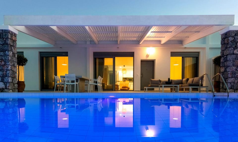 Swimming pool, Swimming pool
