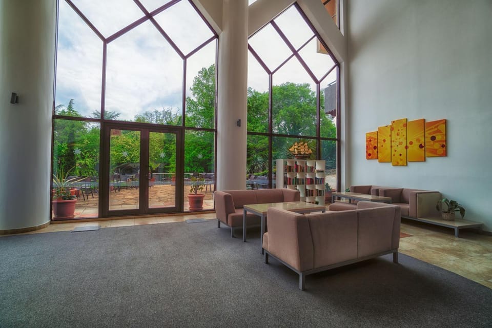 Library, Balcony/Terrace