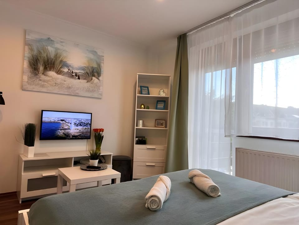 TV and multimedia, Living room, Bedroom