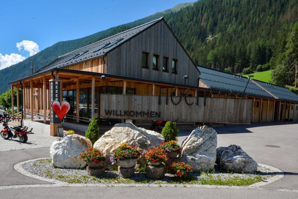 Property building, Day, Lobby or reception
