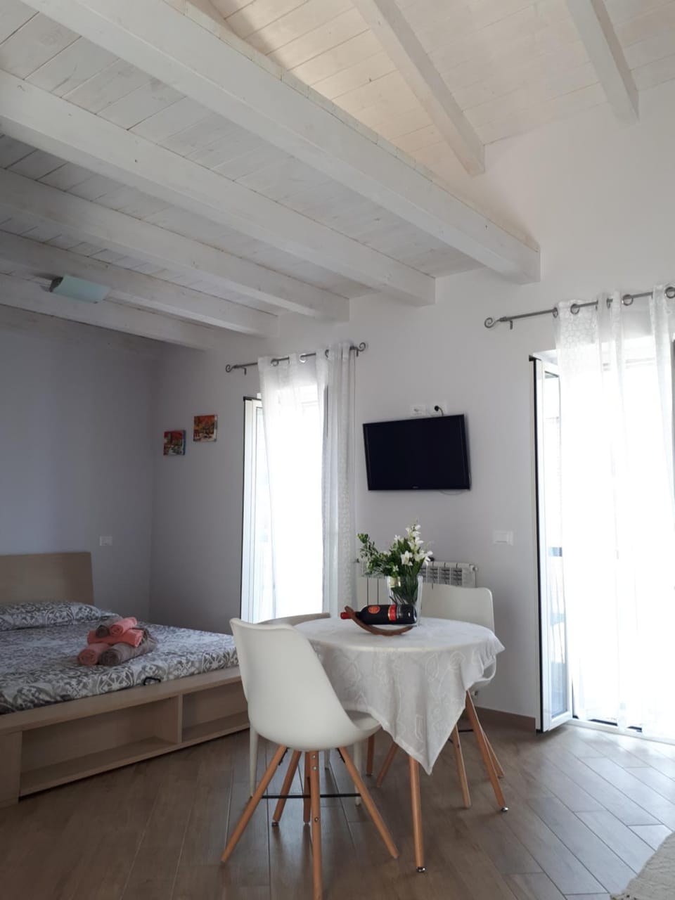 TV and multimedia, Dining area
