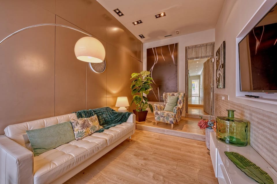 Gran casa al lado de la playa y Barcelona Centro House in Badalona