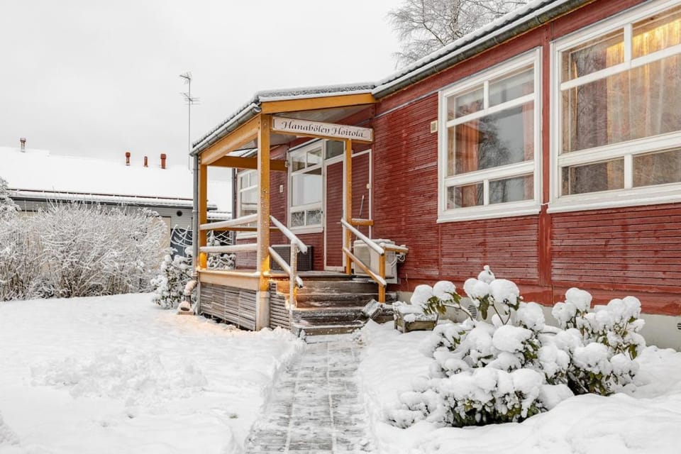 Property building, Facade/entrance, Winter