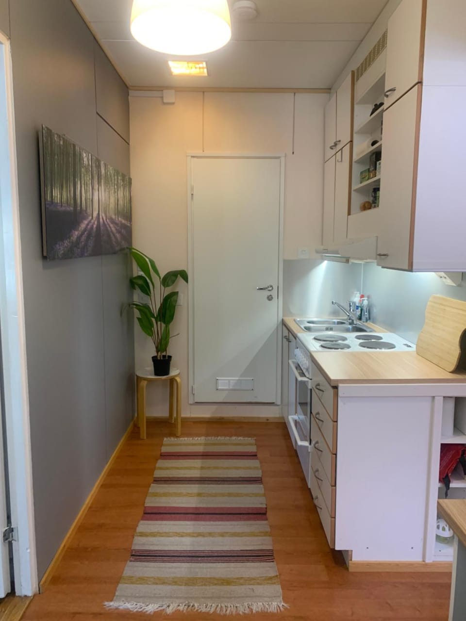 Kitchen or kitchenette