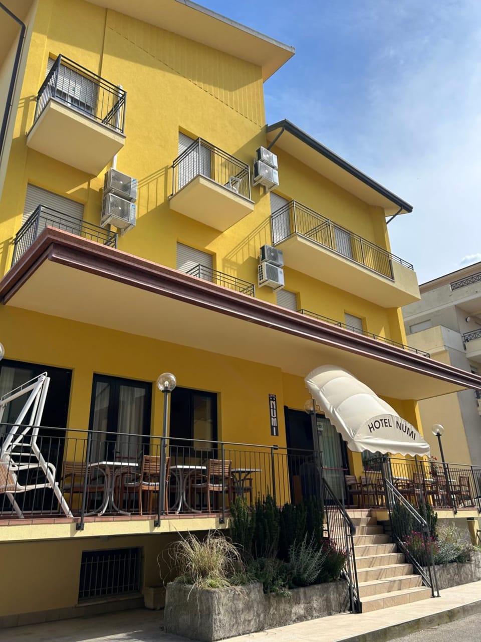 Property building, Patio, Facade/entrance, Day, View (from property/room), Balcony/Terrace, Garden view