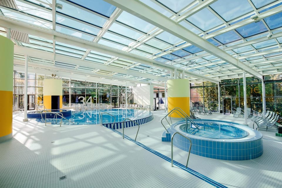 Swimming pool, Swimming pool