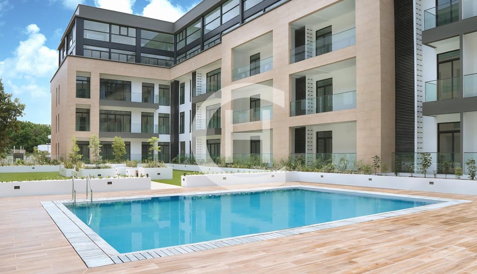 Property building, Swimming pool, Swimming pool