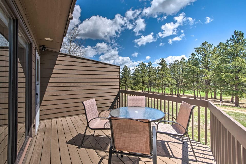 Fireplace & Mtn Views: Estes Park Home w/ Deck! House in Estes Park