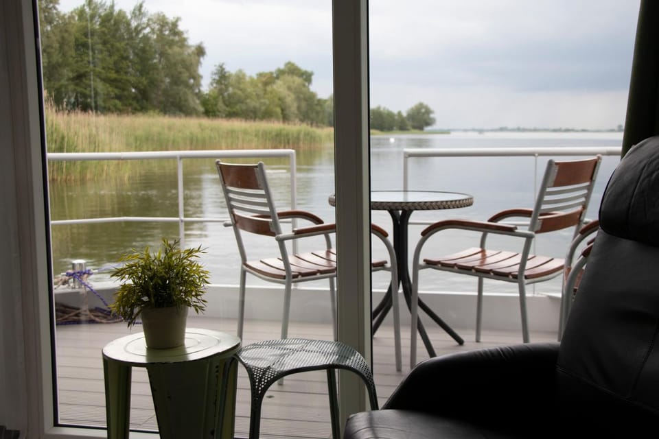 Day, Natural landscape, View (from property/room), Balcony/Terrace, Living room, Dining area, Lake view