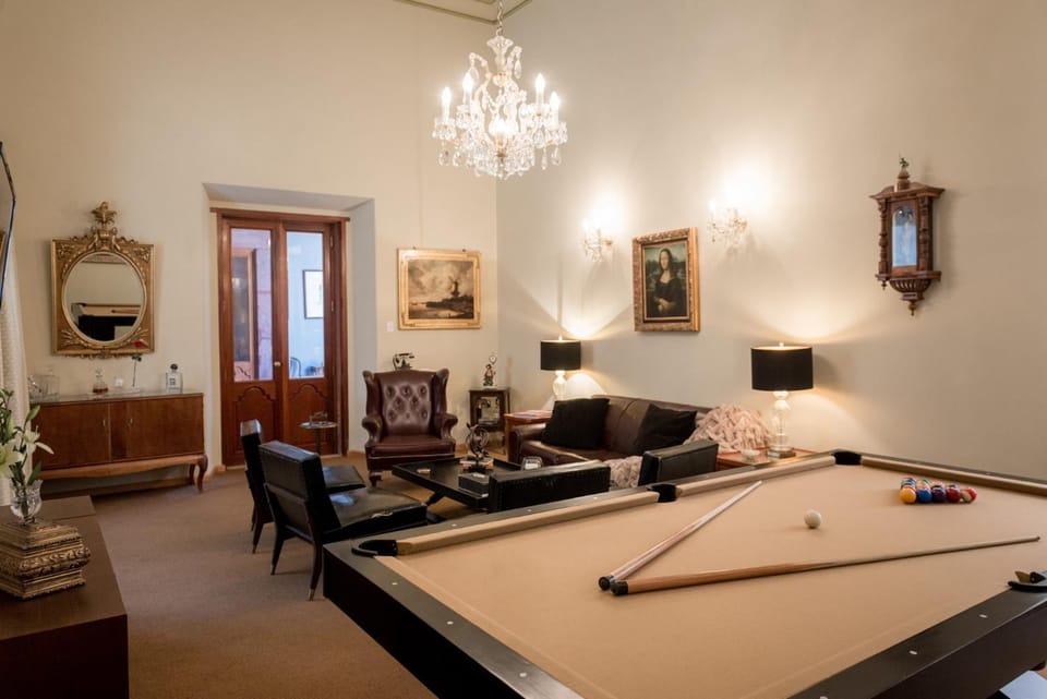 Billiard, Game Room, Seating area