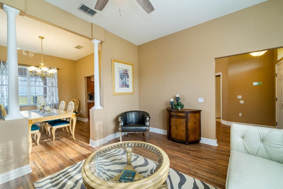 342VP-Magic Moments (S) House in Four Corners