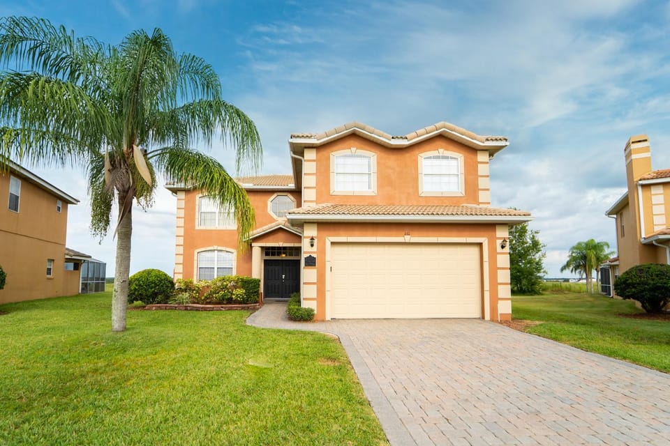 342VP-Magic Moments (S) House in Four Corners