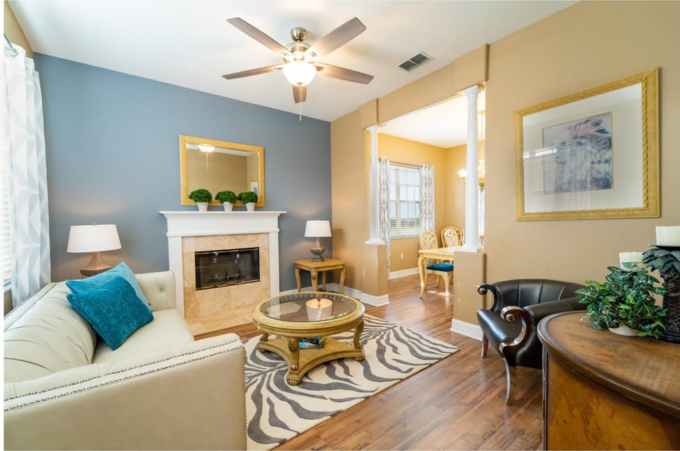 342VP-Magic Moments (S) House in Four Corners