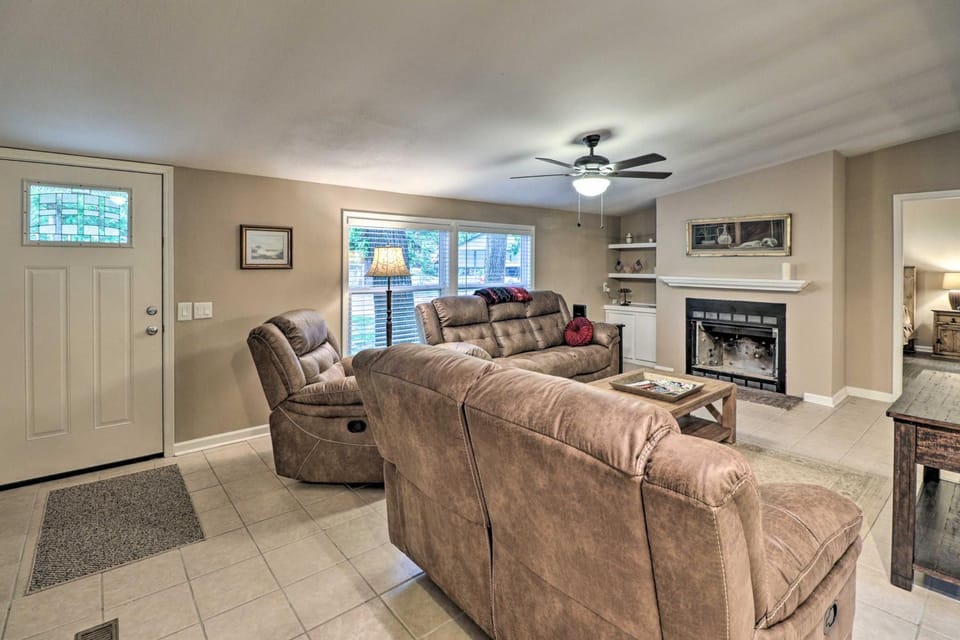 Lake Hamilton Home with Dock 8 Mi to Hot Springs NP House in Piney