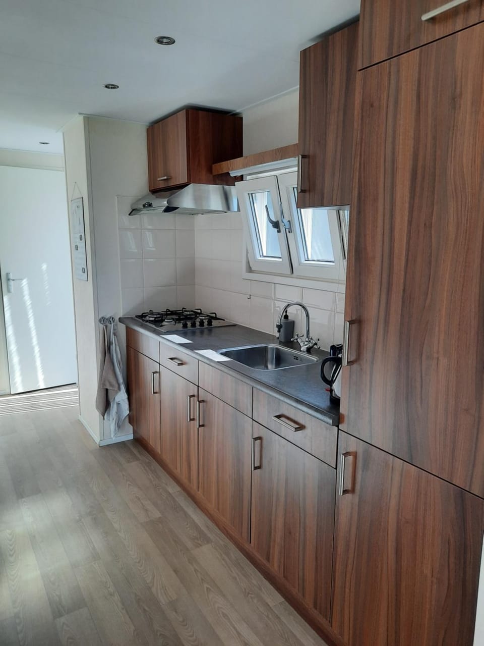 Coffee/tea facilities, Kitchen or kitchenette