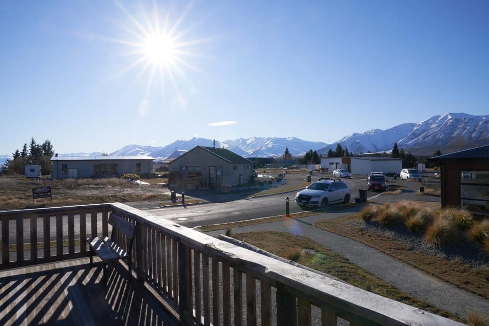 Patio, Spring, Neighbourhood, Natural landscape, Mountain view