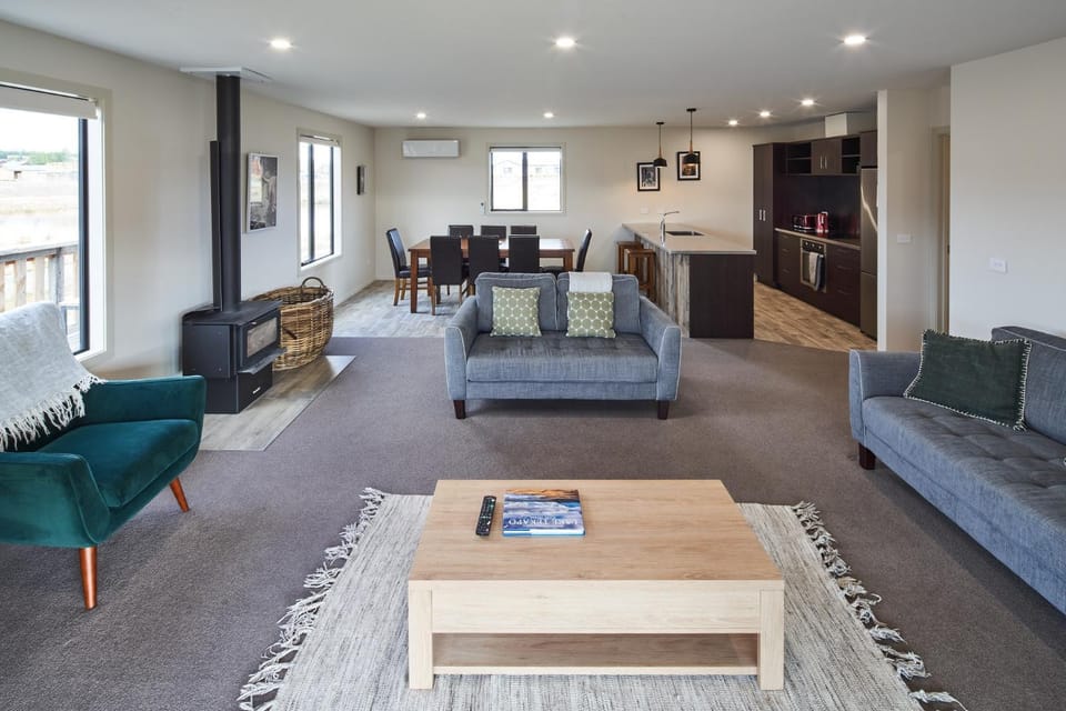 Living room, Seating area, Dining area, fireplace, flat iron