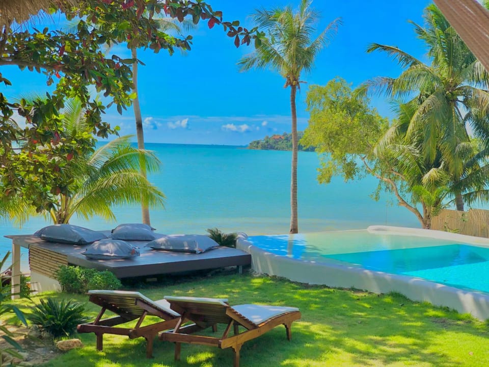 Pool view, Sea view, sunbed