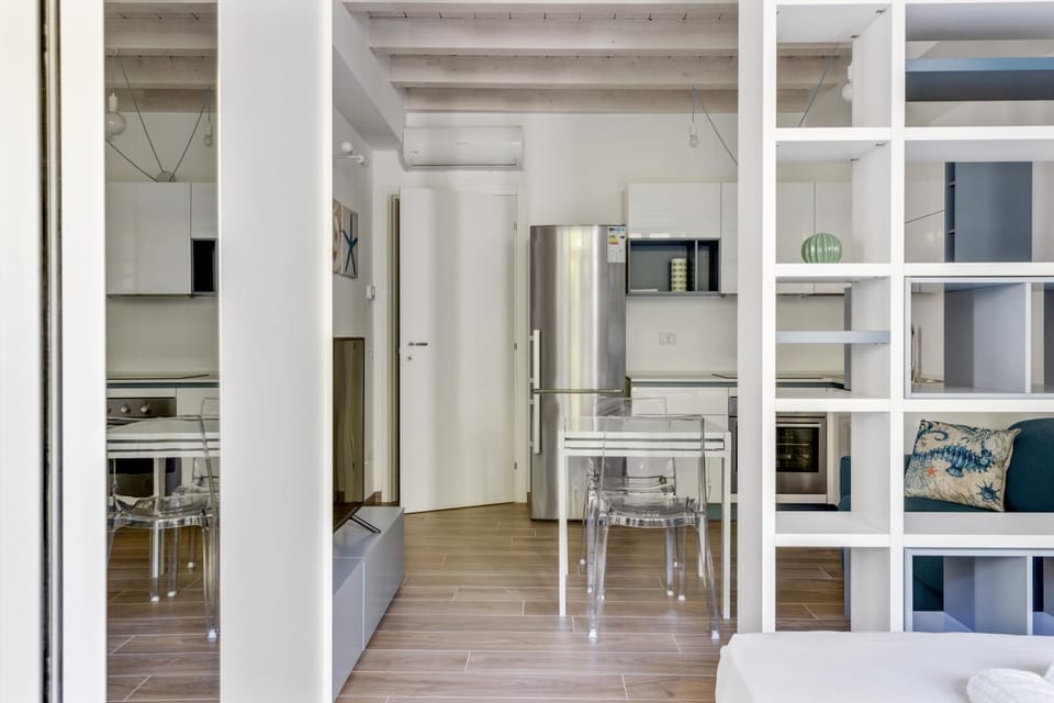 TV and multimedia, Kitchen or kitchenette, Living room, Dining area