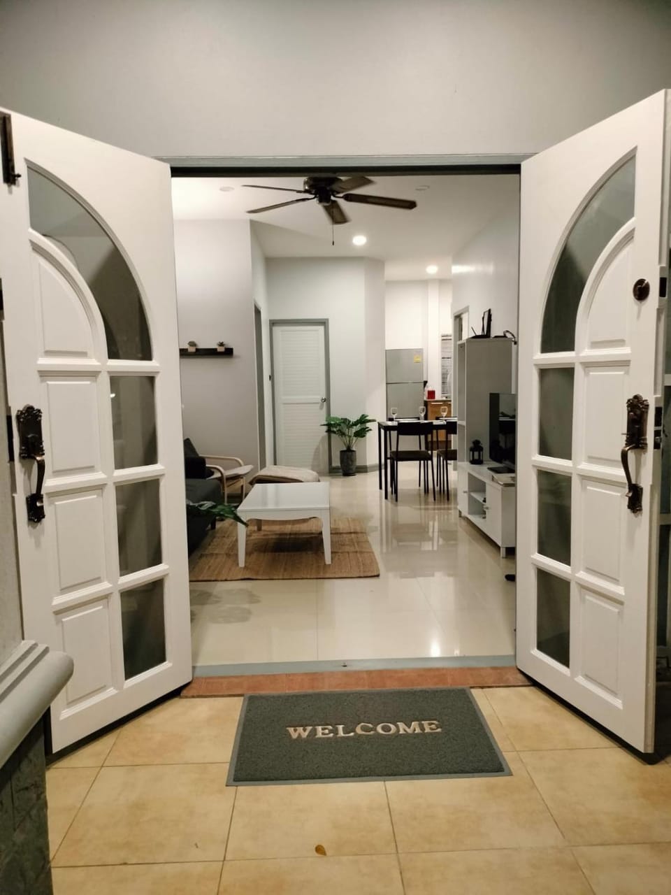 Property building, Facade/entrance, Off site
