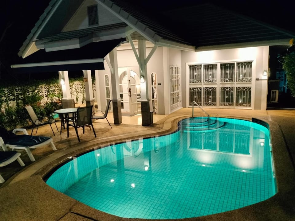 Beautiful Villa with private pool in Cha-Am Villa in Thailand
