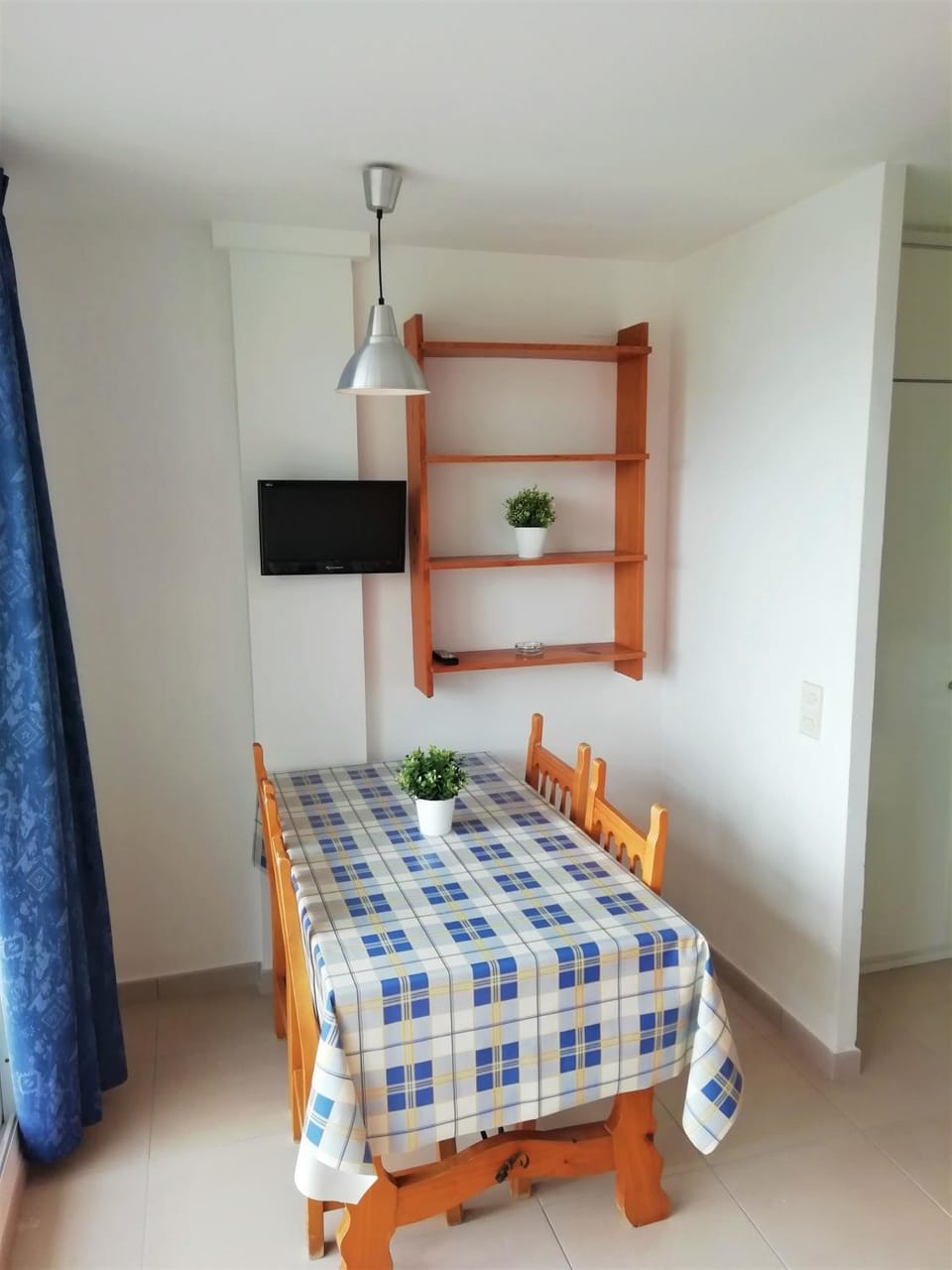 TV and multimedia, Photo of the whole room, Dining area