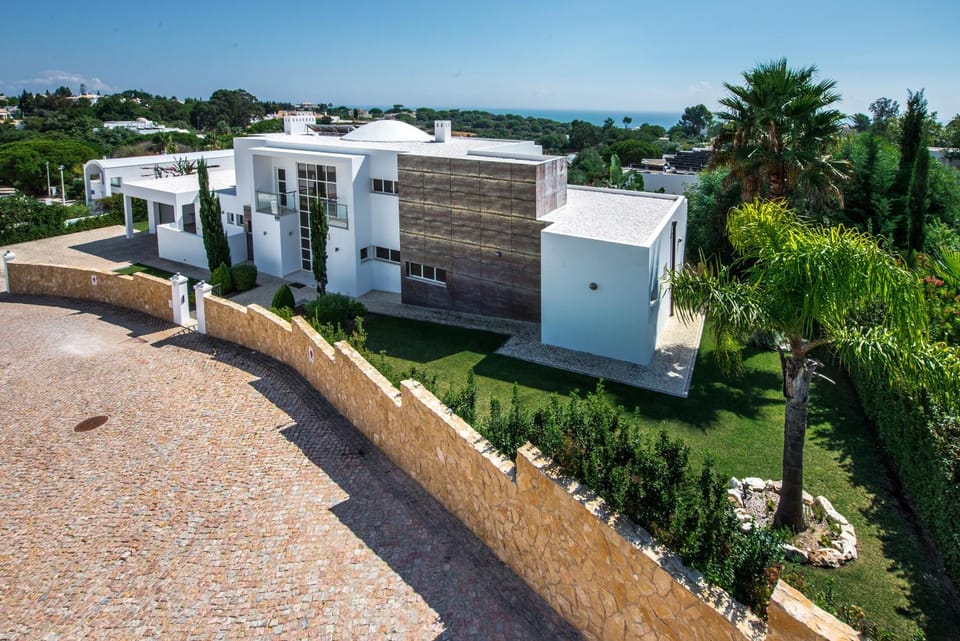 Vista Mar by Algarve Villa Holidays Villa in Guia